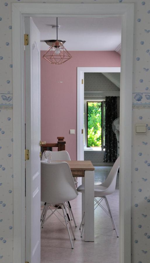 Suite Familiale Avec 2 Chambres Dans Une Villa - Quartier Vert Et Boise - 5 Kms De Namur Extérieur photo
