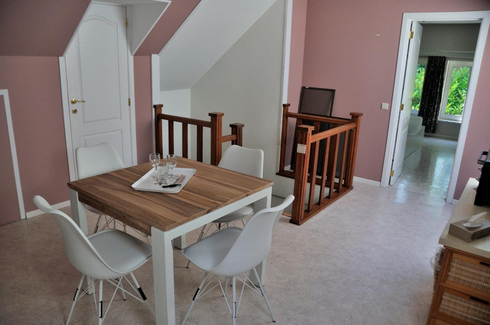 Suite Familiale Avec 2 Chambres Dans Une Villa - Quartier Vert Et Boise - 5 Kms De Namur Extérieur photo